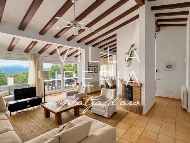 7 slaapkamer Villa te koop in Santa Cristina d'Aro met zwembad garage - € 1.375.000 (Ref: 9744120)