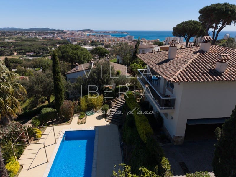 4 bedroom Villa for sale in Calonge i Sant Antoni with pool garage - € 825,000 (Ref: 9794517)