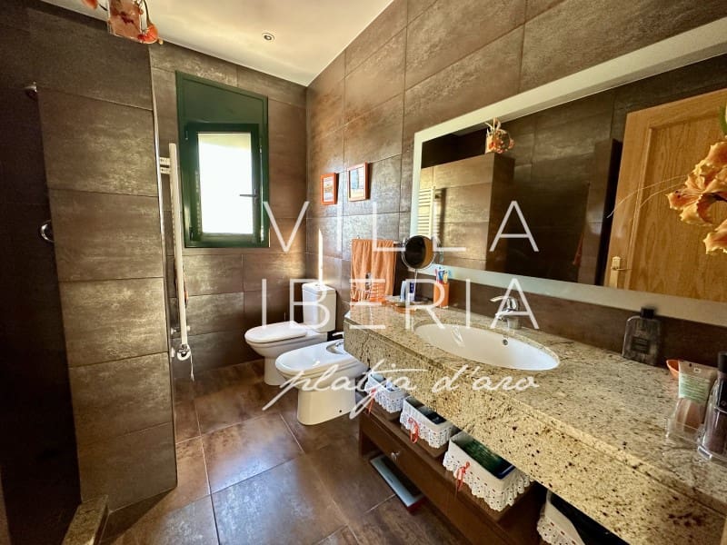 4 quarto Moradia para venda em S'Agaro com piscina garagem - 625 000 € (Ref: 9799160)