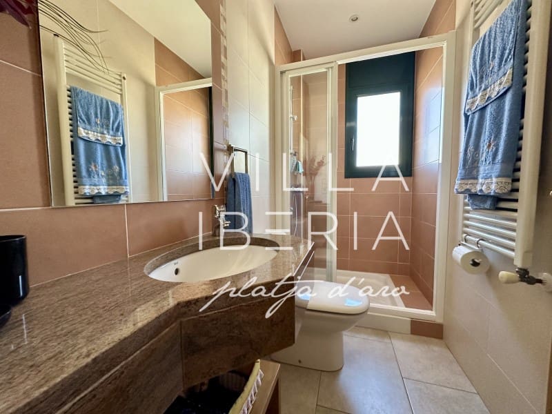 4 quarto Moradia para venda em S'Agaro com piscina garagem - 625 000 € (Ref: 9799160)