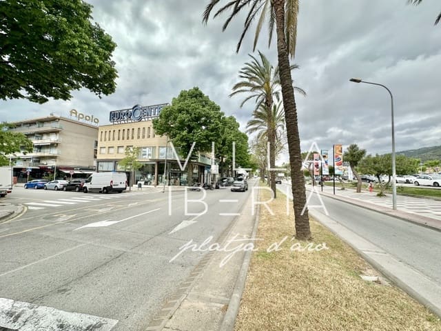 Commercial for sale in Platja d'Aro, Castell-Platja d'Aro - € 300,000 (Ref: 9822817)