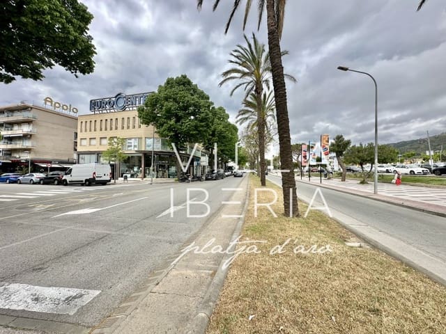 Commercial for sale in Platja d'Aro, Castell-Platja d'Aro - € 300,000 (Ref: 9822817)