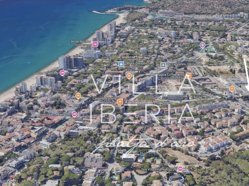 Commercial for sale in Platja d'Aro - € 300,000 (Ref: 9822817)