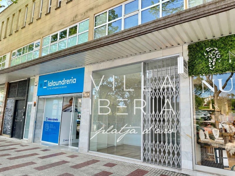 Commercial for sale in Platja d'Aro - € 300,000 (Ref: 9822817)
