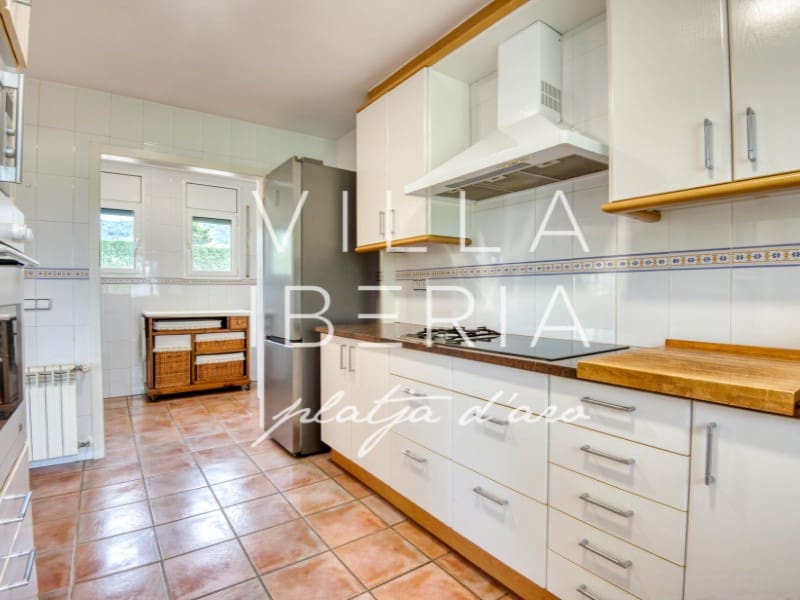 4 camera da letto Villa in vendita in Santa Cristina d'Aro con piscina garage - 685.000 € (Rif: 9825055)