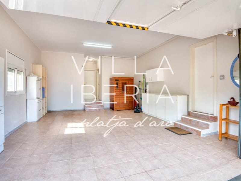 4 camera da letto Villa in vendita in Santa Cristina d'Aro con piscina garage - 685.000 € (Rif: 9825055)
