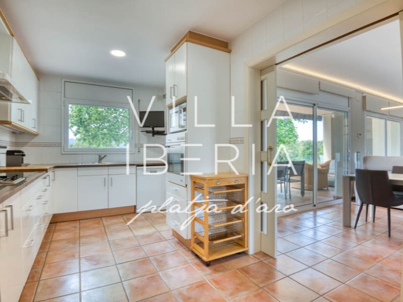 4 camera da letto Villa in vendita in Santa Cristina d'Aro con piscina garage - 685.000 € (Rif: 9825055)