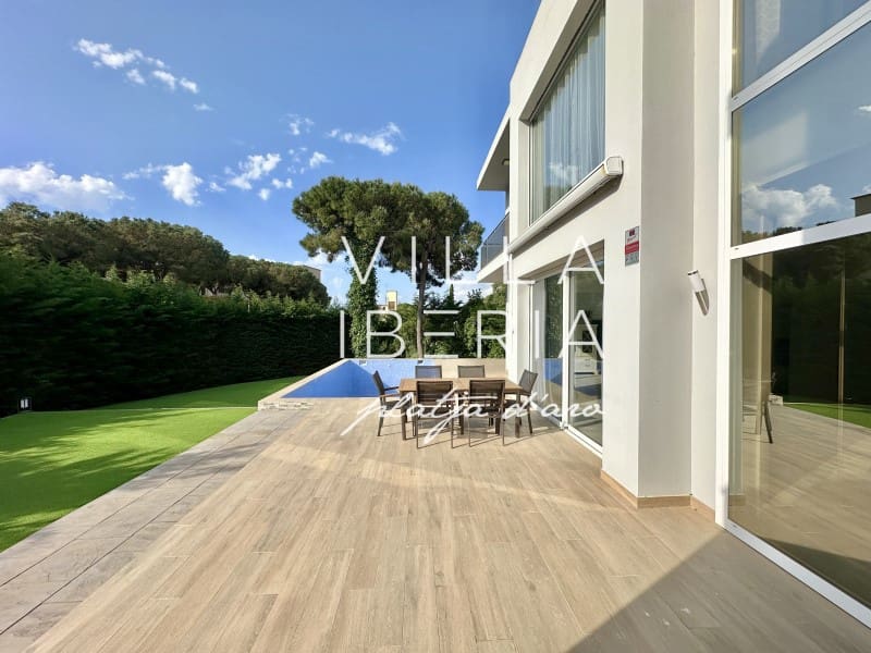 5 bedroom Villa for sale in Calonge i Sant Antoni with pool garage - € 1,500,000 (Ref: 9825056)