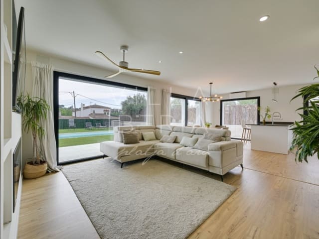 3 chambre Villa/Maison à vendre à Calonge i Sant Antoni avec piscine garage - 820 000 € (Ref: 9846171)