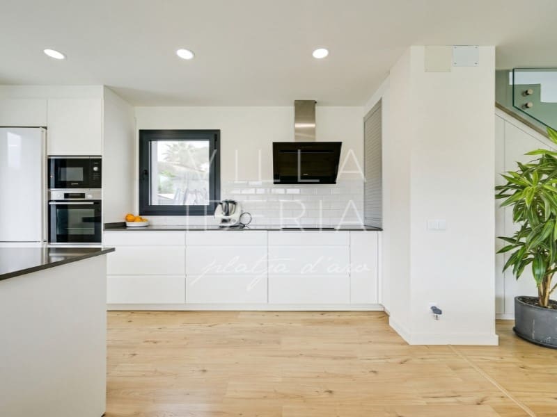 3 bedroom Villa for sale in Calonge i Sant Antoni with pool garage - € 820,000 (Ref: 9846171)