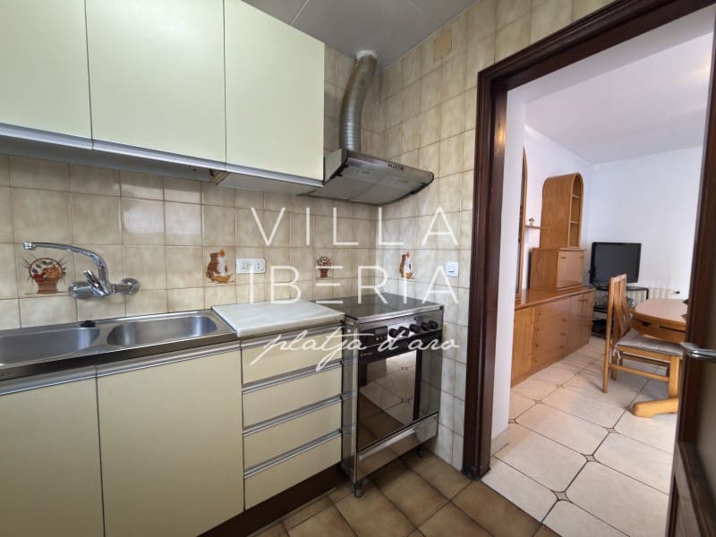 2 bedroom Villa for sale in Sant Feliu de Guixols - € 298,000 (Ref: 9857626)