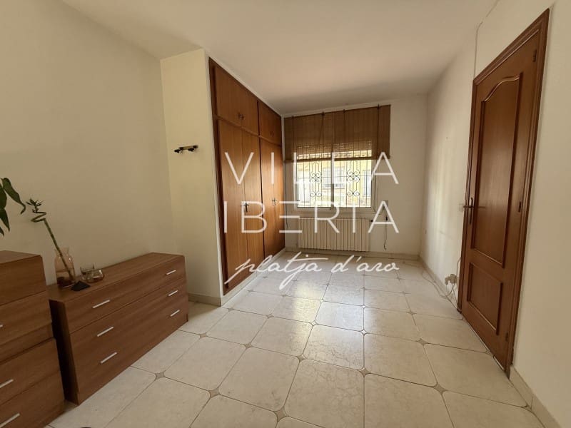 2 bedroom Villa for sale in Sant Feliu de Guixols - € 298,000 (Ref: 9857626)