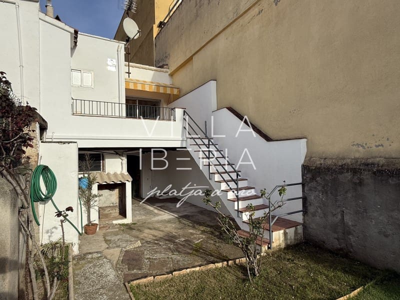 2 bedroom Villa for sale in Sant Feliu de Guixols - € 298,000 (Ref: 9857626)