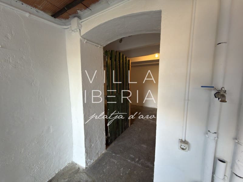 2 bedroom Villa for sale in Sant Feliu de Guixols - € 298,000 (Ref: 9857626)