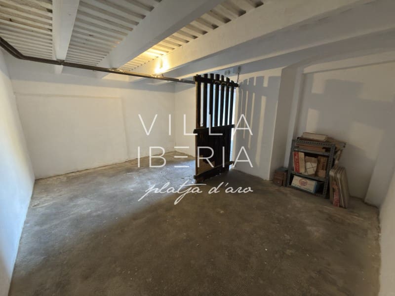 2 bedroom Villa for sale in Sant Feliu de Guixols - € 298,000 (Ref: 9857626)