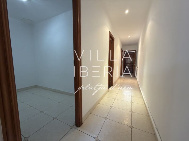 2 bedroom Villa for sale in Sant Feliu de Guixols - € 298,000 (Ref: 9857626)