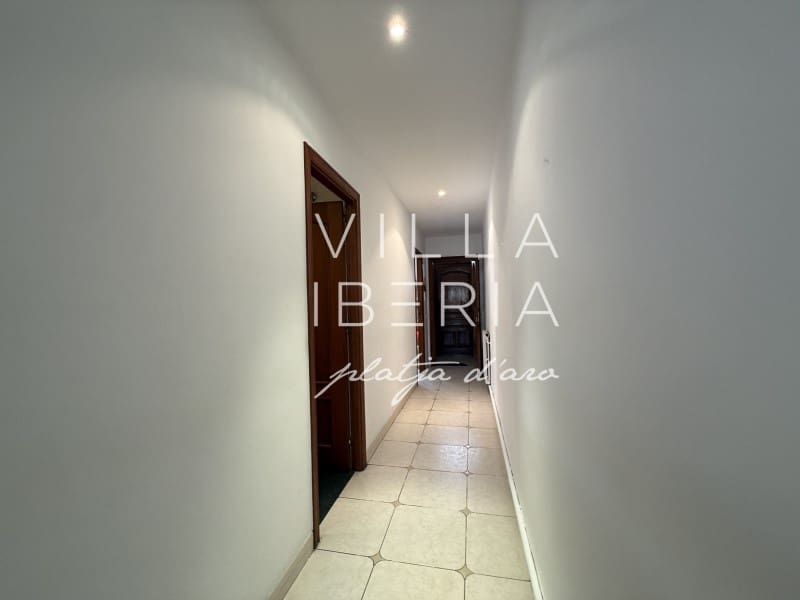 2 bedroom Villa for sale in Sant Feliu de Guixols - € 298,000 (Ref: 9857626)