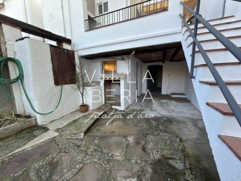 2 bedroom Villa for sale in Sant Feliu de Guixols - € 298,000 (Ref: 9857626)