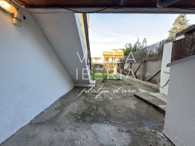 2 bedroom Villa for sale in Sant Feliu de Guixols - € 298,000 (Ref: 9857626)
