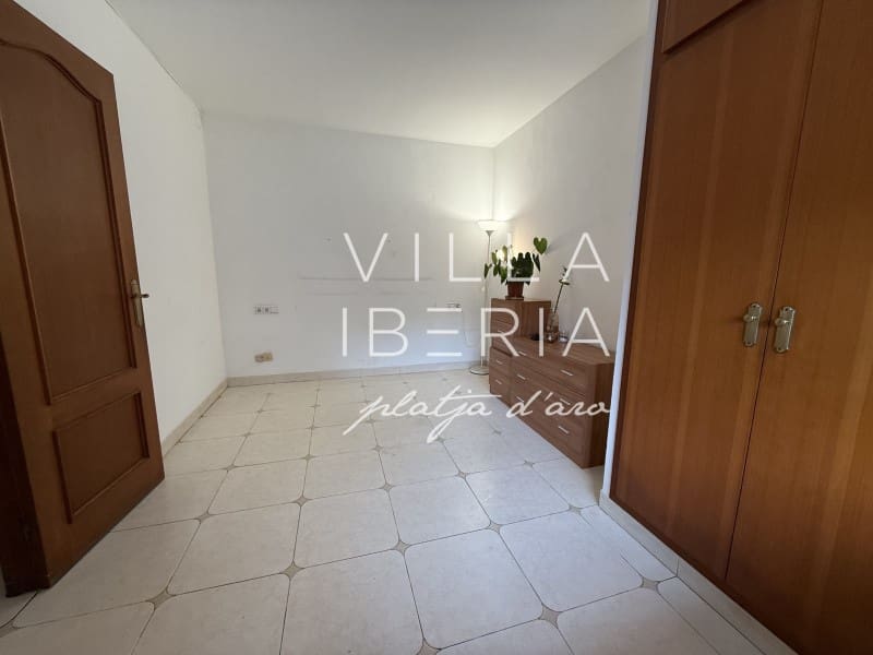 2 bedroom Villa for sale in Sant Feliu de Guixols - € 298,000 (Ref: 9857626)