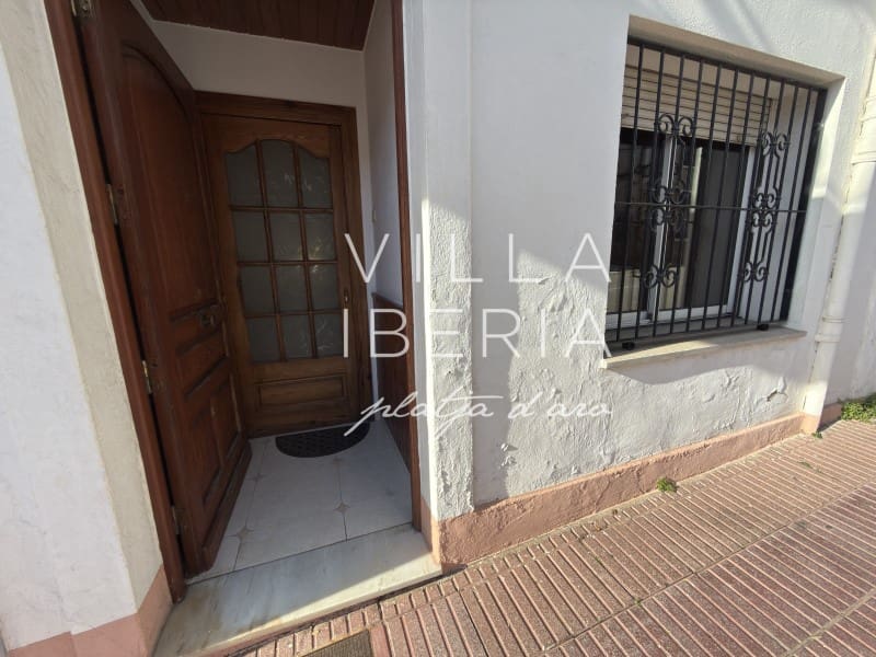2 bedroom Villa for sale in Sant Feliu de Guixols - € 298,000 (Ref: 9857626)