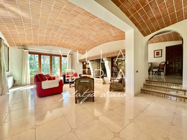 4 slaapkamer Villa te koop in Santa Cristina d'Aro met garage - € 800.000 (Ref: 9865120)