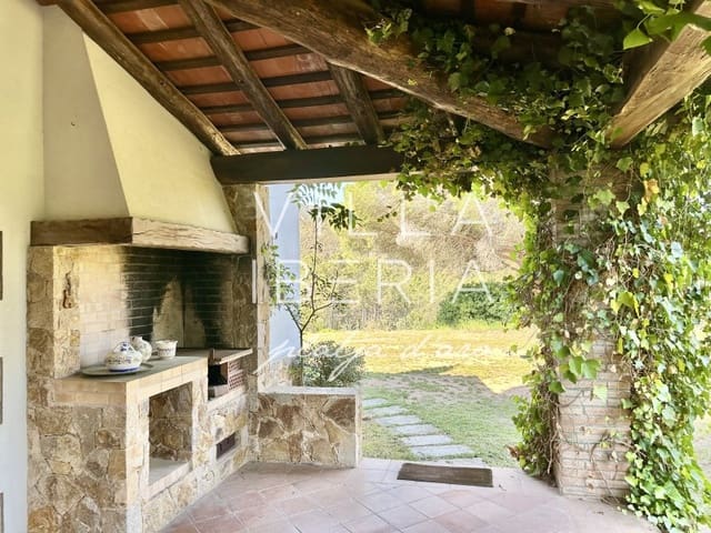 4 slaapkamer Villa te koop in Santa Cristina d'Aro met garage - € 800.000 (Ref: 9865120)