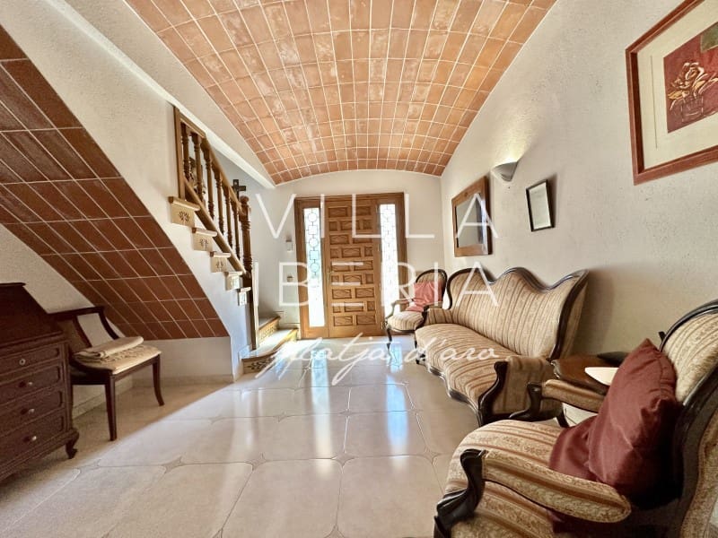 4 slaapkamer Villa te koop in Santa Cristina d'Aro met garage - € 800.000 (Ref: 9865120)
