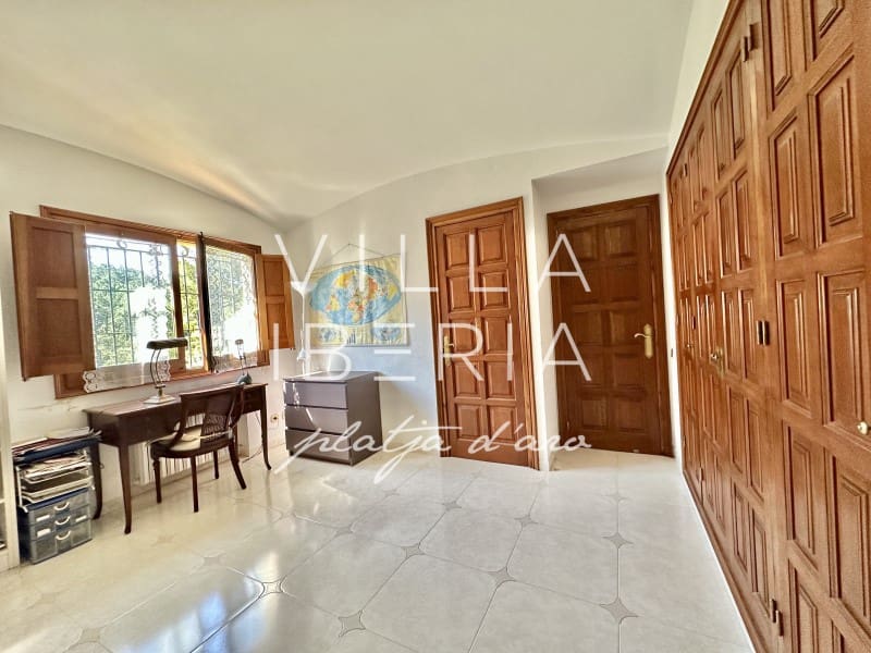 4 slaapkamer Villa te koop in Santa Cristina d'Aro met garage - € 800.000 (Ref: 9865120)