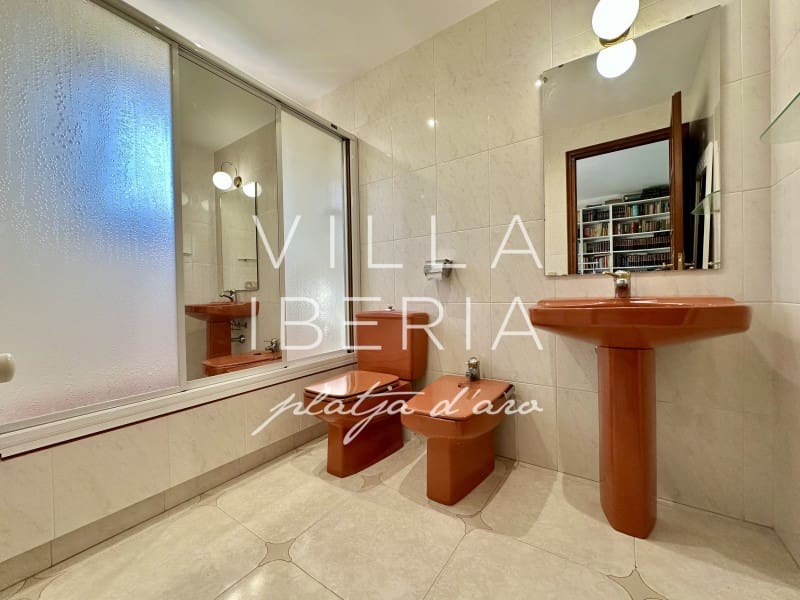 4 slaapkamer Villa te koop in Santa Cristina d'Aro met garage - € 800.000 (Ref: 9865120)