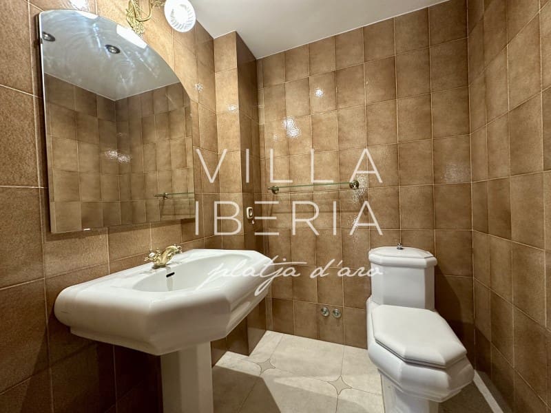 4 slaapkamer Villa te koop in Santa Cristina d'Aro met garage - € 800.000 (Ref: 9865120)