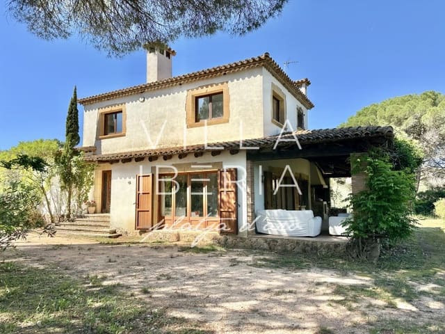 4 slaapkamer Villa te koop in Santa Cristina d'Aro met garage - € 800.000 (Ref: 9865120)