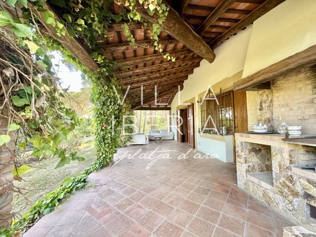 4 slaapkamer Villa te koop in Santa Cristina d'Aro met garage - € 800.000 (Ref: 9865120)