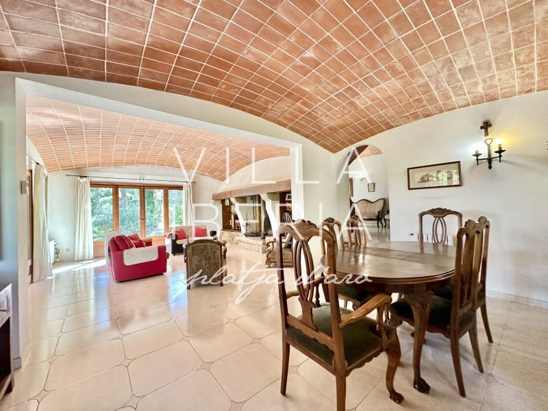 4 slaapkamer Villa te koop in Santa Cristina d'Aro met garage - € 800.000 (Ref: 9865120)