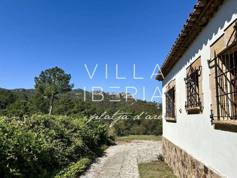 4 slaapkamer Villa te koop in Santa Cristina d'Aro met garage - € 800.000 (Ref: 9865120)