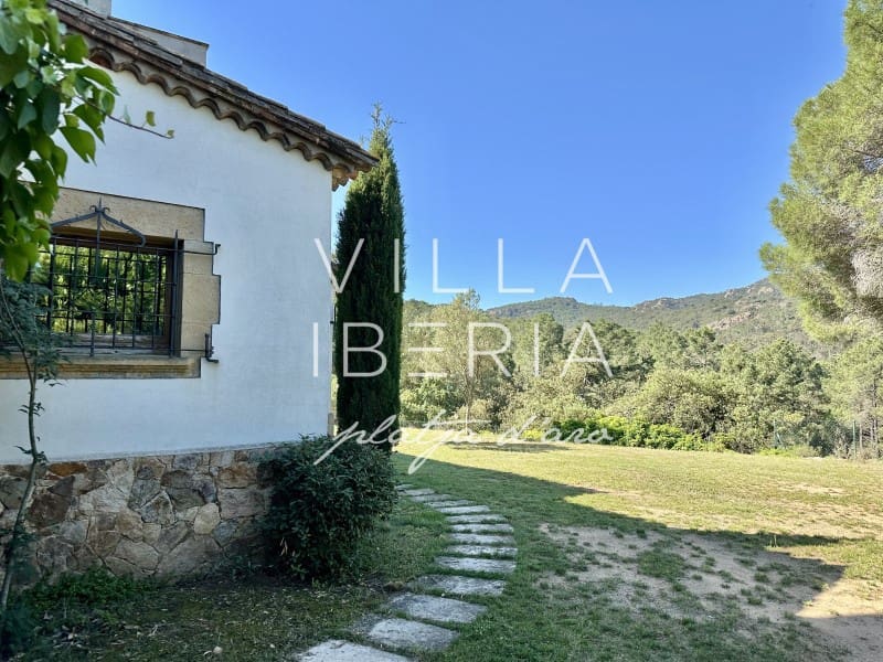 4 slaapkamer Villa te koop in Santa Cristina d'Aro met garage - € 800.000 (Ref: 9865120)