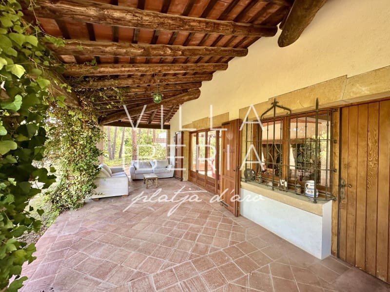 4 slaapkamer Villa te koop in Santa Cristina d'Aro met garage - € 800.000 (Ref: 9865120)