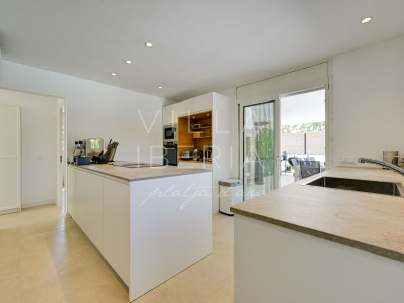 5 bedroom Villa for sale in Santa Cristina d'Aro with pool garage - € 1,230,000 (Ref: 9865121)