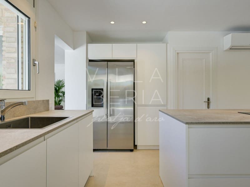5 bedroom Villa for sale in Santa Cristina d'Aro with pool garage - € 1,230,000 (Ref: 9865121)