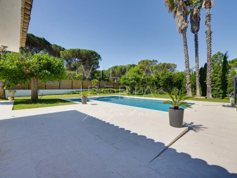 5 bedroom Villa for sale in Santa Cristina d'Aro with pool garage - € 1,230,000 (Ref: 9865121)