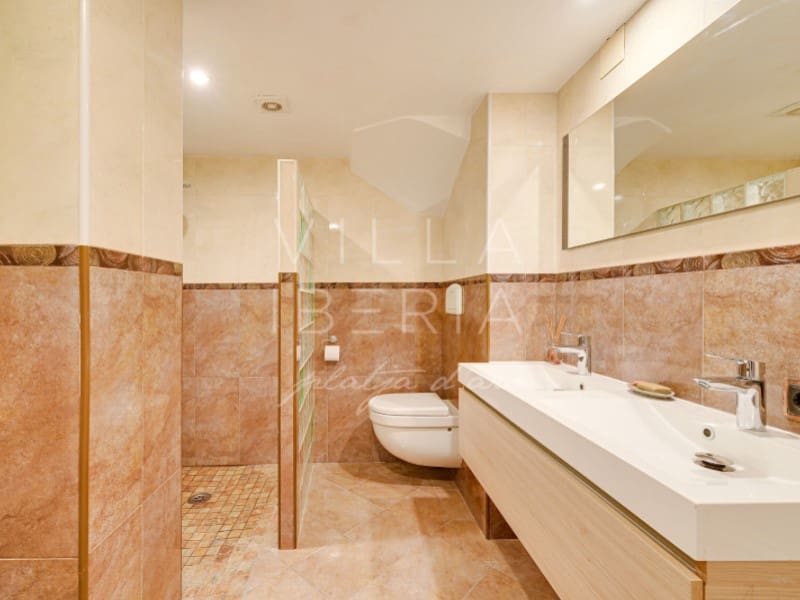 5 bedroom Villa for sale in Santa Cristina d'Aro with pool garage - € 1,230,000 (Ref: 9865121)