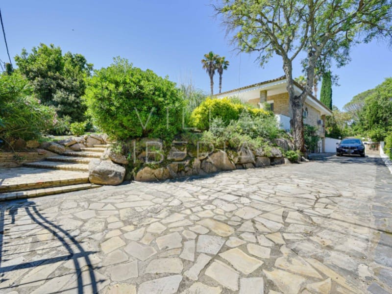 5 bedroom Villa for sale in Santa Cristina d'Aro with pool garage - € 1,230,000 (Ref: 9865121)
