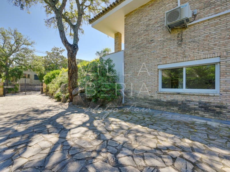 5 bedroom Villa for sale in Santa Cristina d'Aro with pool garage - € 1,230,000 (Ref: 9865121)