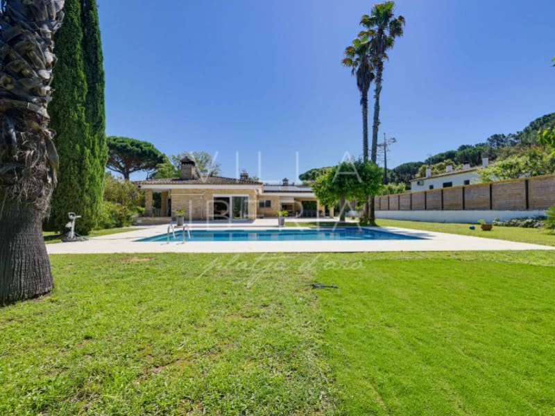 5 bedroom Villa for sale in Santa Cristina d'Aro with pool garage - € 1,230,000 (Ref: 9865121)
