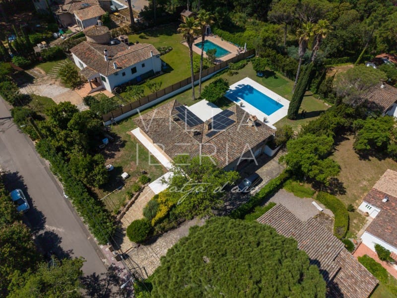 5 bedroom Villa for sale in Santa Cristina d'Aro with pool garage - € 1,230,000 (Ref: 9865121)