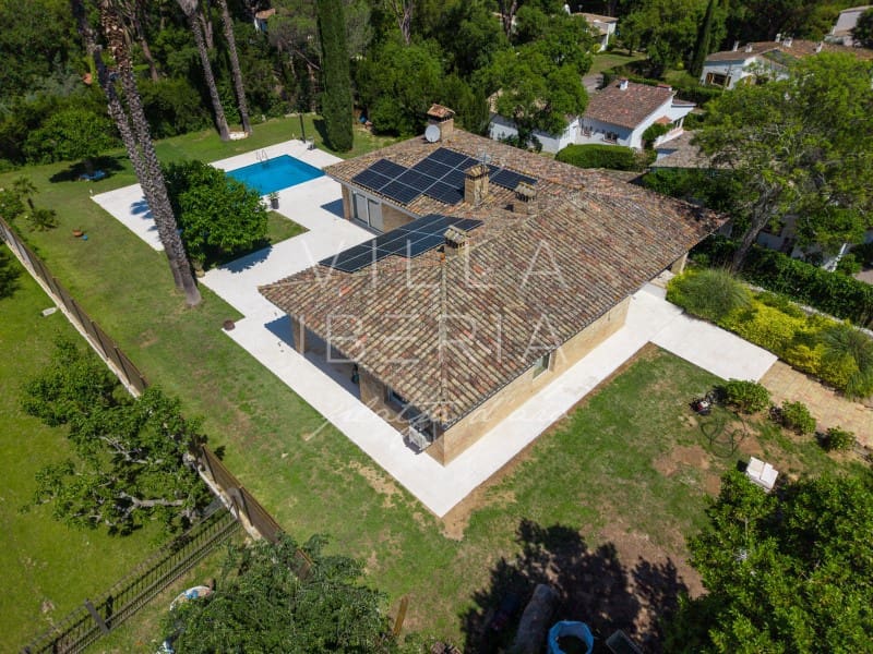 5 bedroom Villa for sale in Santa Cristina d'Aro with pool garage - € 1,230,000 (Ref: 9865121)