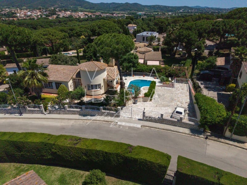 3 soveværelse Villa til salg i Calonge i Sant Antoni med swimmingpool garage - € 430.000 (Ref: 9870181)