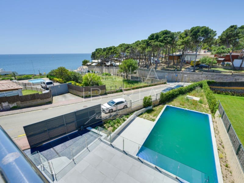 5 soverom Villa til salgs i Palamos med svømmebasseng garasje - € 1 850 000 (Ref: 9878666)