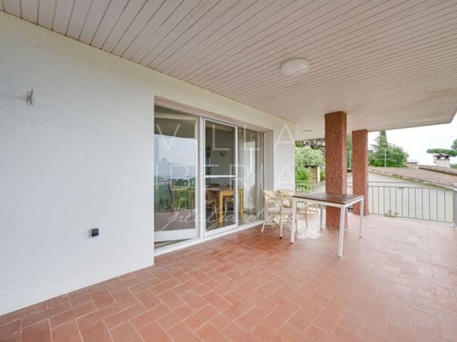 3 makuuhuone Huvila myytävänä paikassa Platja d'Aro, Castell-Platja d'Aro mukana 
autotalli - 475 000 € (Ref: 9899627)