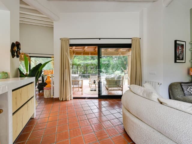 4 quarto Moradia para venda em Santa Cristina d'Aro com piscina garagem - 895 000 € (Ref: 9900618)
